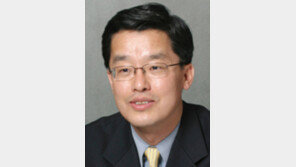 [동아광장/박철희]유권자 두려워하지 않는 오만