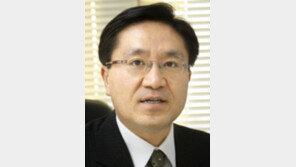 [동아광장/이두원]‘낡은 차 모는 노쇠한 운전자’의 경제