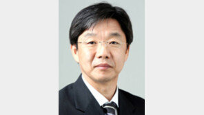 [동아광장/전주성]‘올드보이 경제학’… 너, 누구냐