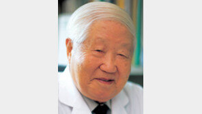 93세 최고령 현역 의사 은퇴