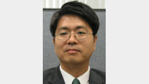 [동아광장/조준모]‘뒷간 시절’의 노사관계 이젠 끝내야