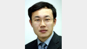 [기자의 눈/주성하]모범근로자에 금강산 개방한 ‘北실용주의’