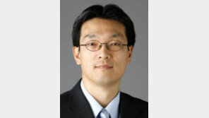 [기자의 눈/박형준]‘일자리 寶庫’ 서비스업 장벽쌓는 집단 이기주의