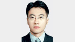 [기자의 눈/우정열]법 어긴 금배지들 연로지원금 받을 자격있나