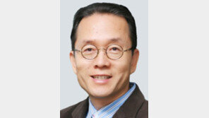 [동아광장/김인규]국익으로 포장되는 정치논리