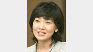 [동아광장/김영혜]넘침이 지나친 사회