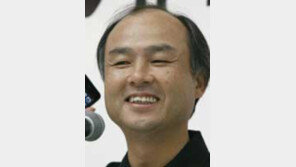 손정의 지진성금 1300억 원