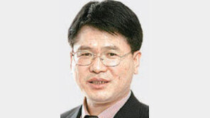 [기자의 눈/구자룡]‘공무 출장’ 아닌 ‘황제 유람’ 같은 김정일 방중