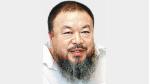 中 ‘아이웨이웨이 벌금’ 재심사 수용