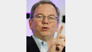 슈밋 회장 “구글이 IT기기 연결 생태계 이끌겠다”