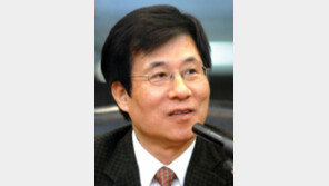 [뉴스 파일]민주 대변인에 신경민… “여기까지 온건 MB 덕분”