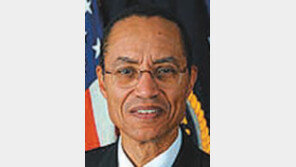 [뉴스 파일]美 태평양함대 사령관에 세실 헤이니 제독 내정