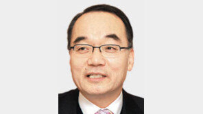 박재완 재정 “백화점-대형마트 수수료 공개… 물가상승 요인 사전 차단한다”