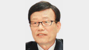 [단독]제일저축銀 회장 유동천 “윤진식 의원에 2000만∼3000만원 줬다”