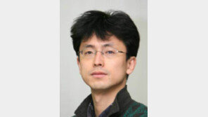 [기자의 눈/이종석]밀실행정…당파싸움…축구協이 정치판인가