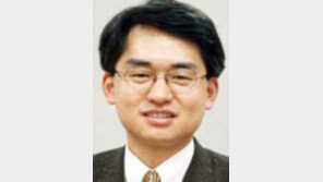 [데스크의 눈/이진]은행, 살려면 해외로 가라