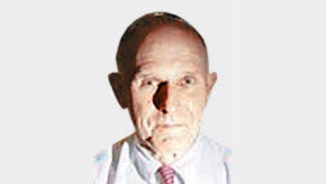 보톡스 개발자 “10년후 부작용 나도 장담 못해”