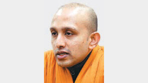 [충남]금강대 첫 외국인 석사 탄생… 스리랑카 출신 야나로카 스님