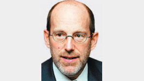 [단독]피터슨 국제경제硏 FTA 폐기 주장 비판 “무역의존도 높은 한국, 무모한 발상”