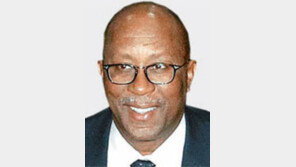 [한미FTA  내달 15일 발효]론 커크 USTR 대표 “亞太 핵심동맹과 경제 파트너십 강화”