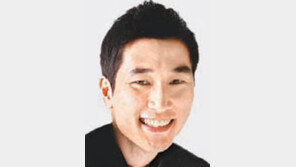 [신문과 놀자!/뉴스 속 인물]사고로 잃은 한쪽 팔꿈치，‘교사의 꿈’은 잃지 않았죠