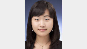 [기자의 눈/이샘물]어린이집 보육교사에게 돌을 던지지 말라