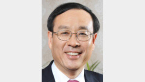 [동아광장/오세정]과학기술도 오만에 빠지면 위험하다