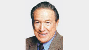 인터뷰의 전설 ‘심문자’ 월리스 별세