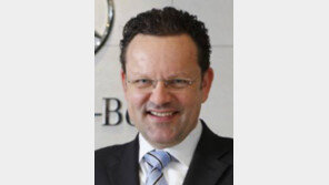 우르바흐 벤츠코리아 사장 “韓, 최고급차 세계 5대 시장… 여성-젊은층 고객도 잡겠다”