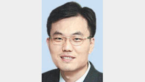 [기자의 눈/배극인]뼈저리게 느꼈던 ‘민족차별의 恨’ 우린 벌써 잊었나