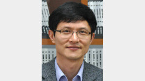 포스텍 용기중 교수팀 ‘연잎처럼 물에 안젖는’ 반도체 메모리 개발