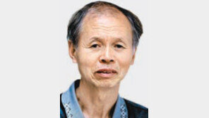  [신문과 놀자!/뉴스 속 인물]年1억 인세 받고도 흙담집 생활… 아이들 돕는 데 쓰도록 재산 남겨