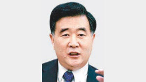 中 왕양 ‘정치개혁 시사’ 발언 파장… “행복은 당-정부가 주는 것 아니다”