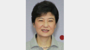 박근혜 “의원 대거 참여하는 매머드급 캠프 안돼”