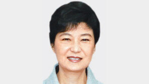 박근혜 “국민만 보고 나아갈 것”