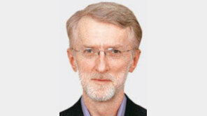 美 제프 자비스 교수, “인터넷이 사생활 침해?… 과장된 공포”