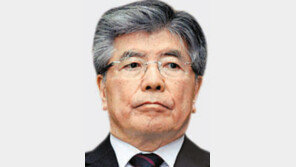 김중수 한국은행 총재 “요즘 경제 ‘낭떠러지 효과’가 가장 큰 영향”