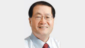 서울대 법대동창회장 신영무씨