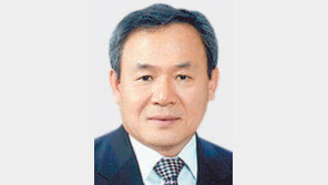 “농협금융, 외부인사로 혁신” 신충식 회장 사의