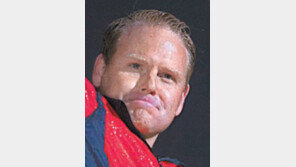 ‘외줄타기 명문가’ 7대손, 나이아가라 폭포 세계 최초로 건넜다