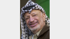 아라파트 사인 방사능 중독?