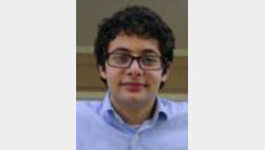 美 ‘보수 아이콘’ 소년의 변절?