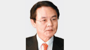 “朴주변 5.5m內 55세 이상 못오게…” 홍사덕 발언 ‘노인 경시’ 와전 논란