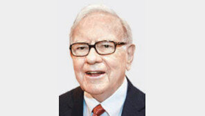 워런 버핏 올해 또 19억 달러 기부