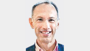 1336억원… 전설적 벤처투자가의 ‘신화적 기부’