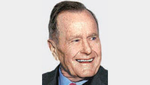 [외신 다이제스트]아버지 부시, 파킨슨병… 공화 全大 불참