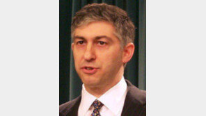 北 돈줄 죄던 레비 前차관이 북한과 불법거래 HSBC 사장