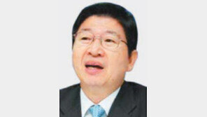 [추락하는 경제… 한국 성장률 쇼크]정갑영 연세대 총장 “경제의 정치화, 기업 경쟁력 떨어뜨려”