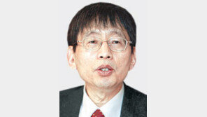 박효종 “野도 박정희 묘역 참배하면 좋겠다”