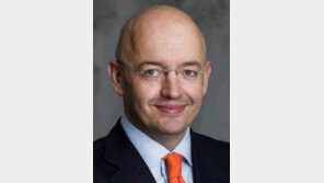 [기고/피터 베커]기업이 세상을 구할 수 있을까?